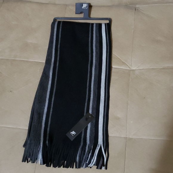 JFerrar  Bkack Scarf Mens - Picture 1 of 2